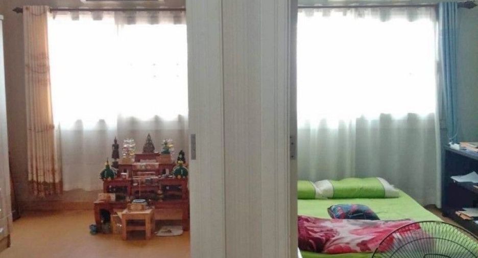 À vendre 3 chambres maison de ville à Bang Khen, Bangkok