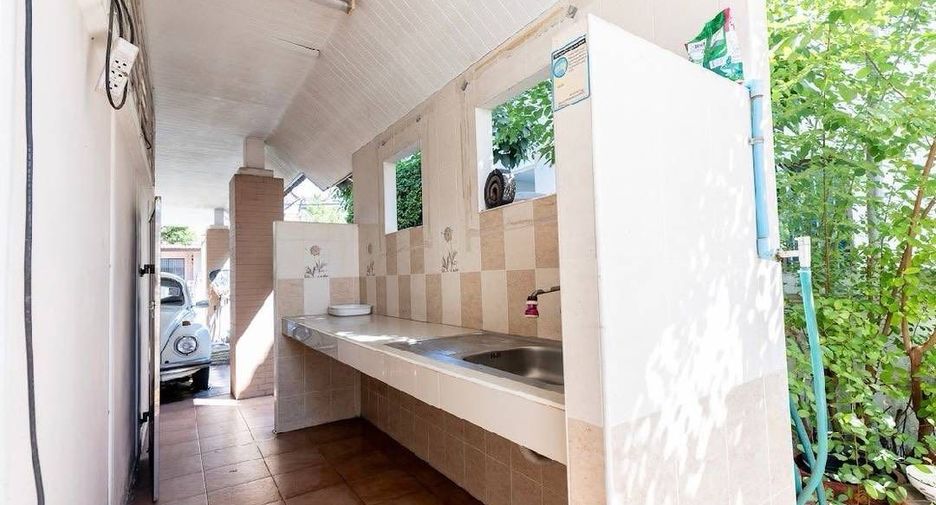Casa en venta de 4 habitaciones en Si Racha, Chonburi