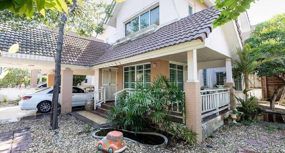 Casa en venta de 4 habitaciones en Si Racha, Chonburi