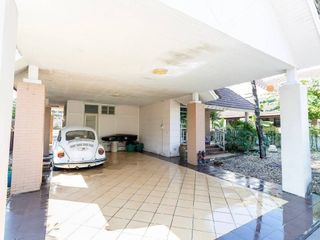 For sale 4 bedrooms house in Si Racha, Chonburi