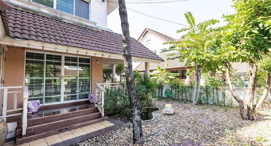 Casa en venta de 4 habitaciones en Si Racha, Chonburi