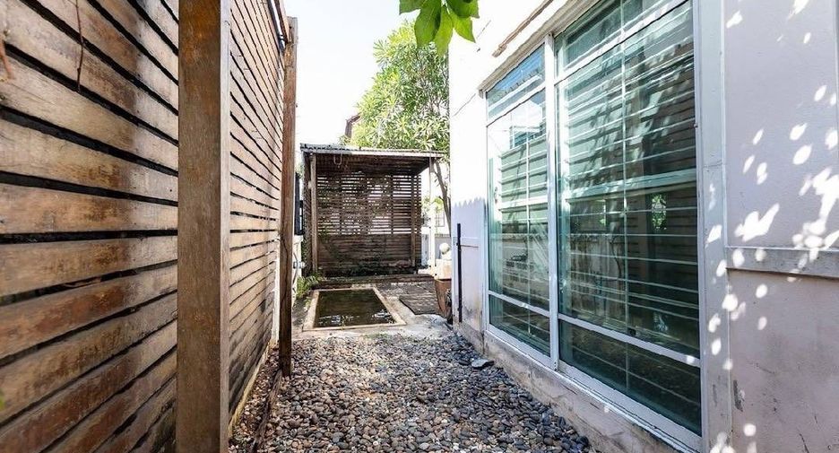 Casa en venta de 4 habitaciones en Si Racha, Chonburi