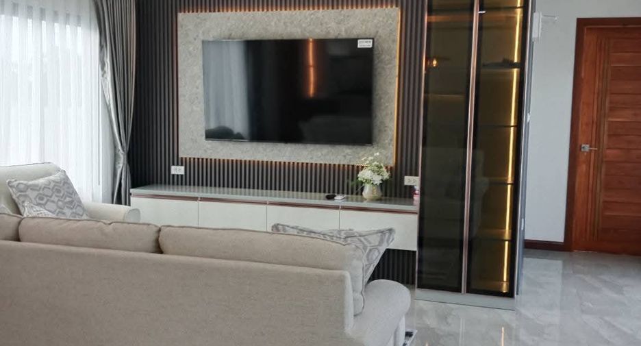 For sale 3 bedrooms villa in Sattahip, Chonburi