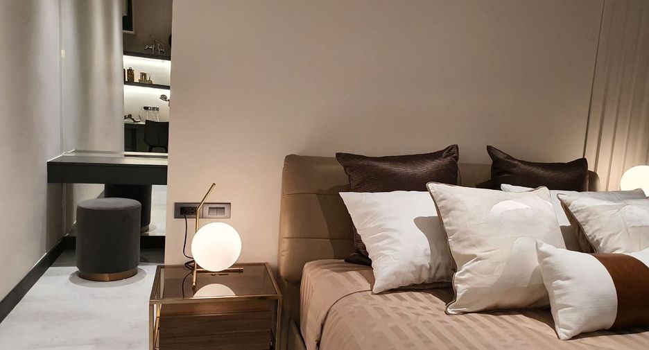 For rent and for sale 4 bedrooms condo in Khlong Toei, Bangkok