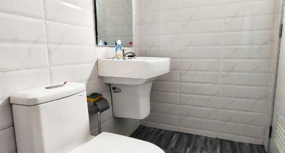 For sale studio townhouse in Nong Chok, Bangkok