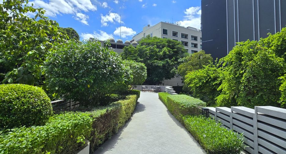 À louer et à vendre 1 chambre condo à Watthana, Bangkok