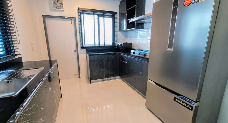 Casa en alquiler de 4 habitaciones en Bang Phli, Samut Prakan