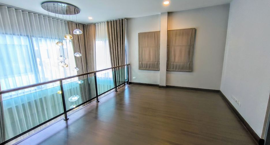 Casa en alquiler de 4 habitaciones en Bang Phli, Samut Prakan