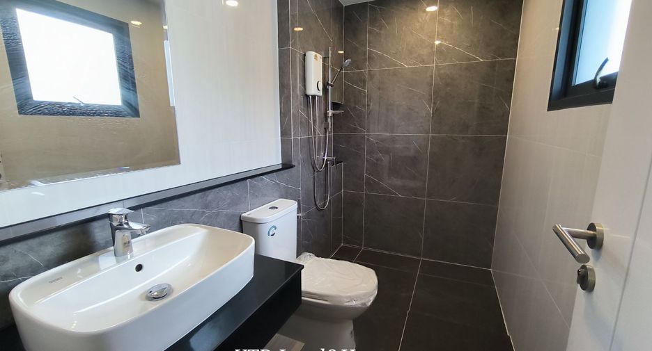 Casa en alquiler de 4 habitaciones en Bang Phli, Samut Prakan