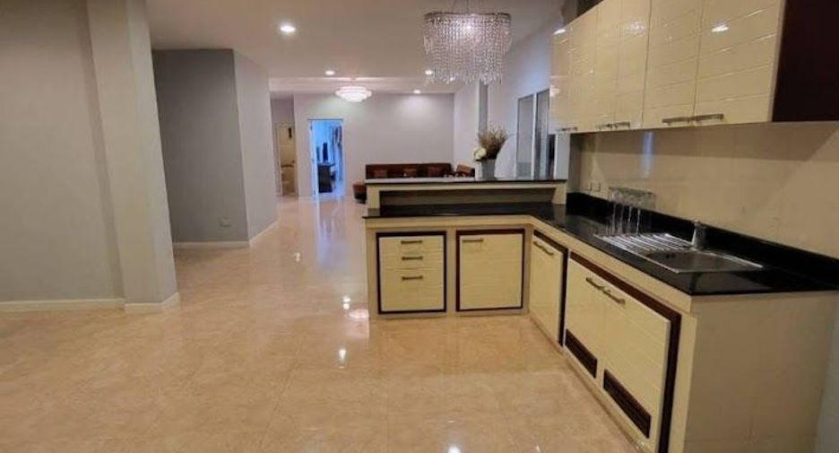 For sale 6 bedrooms house in Bang Phli, Samut Prakan