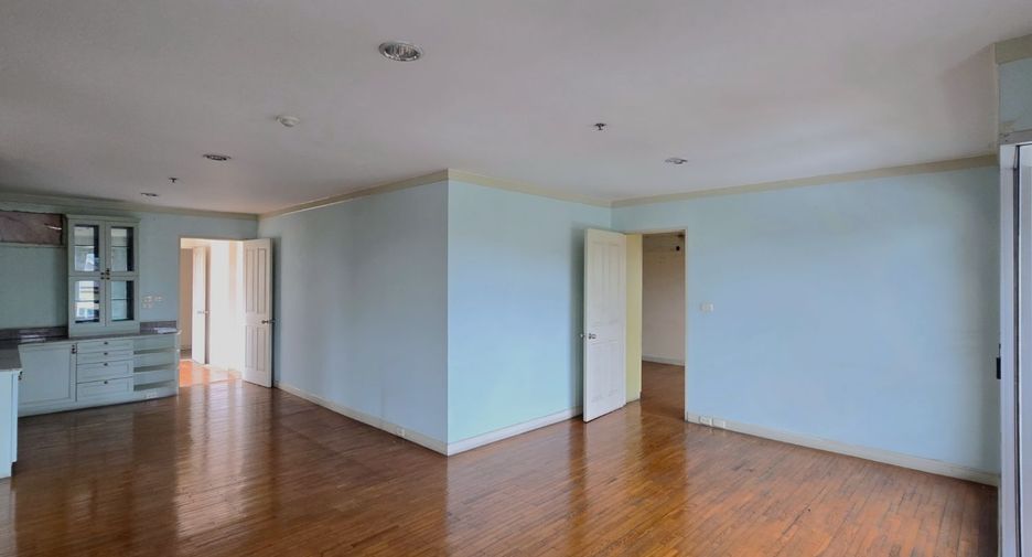 For sale 9 bedrooms condo in Dusit, Bangkok