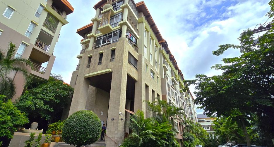 For sale 9 bedrooms condo in Dusit, Bangkok