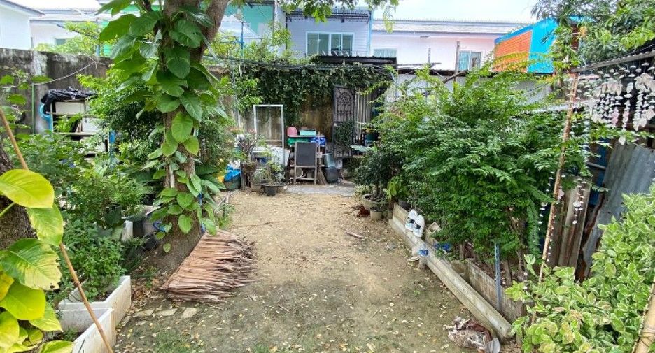 出售 3 卧室 联排别墅 在 Bang Sao Thong, Samut Prakan