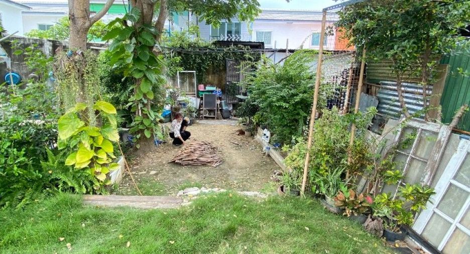出售 3 卧室 联排别墅 在 Bang Sao Thong, Samut Prakan