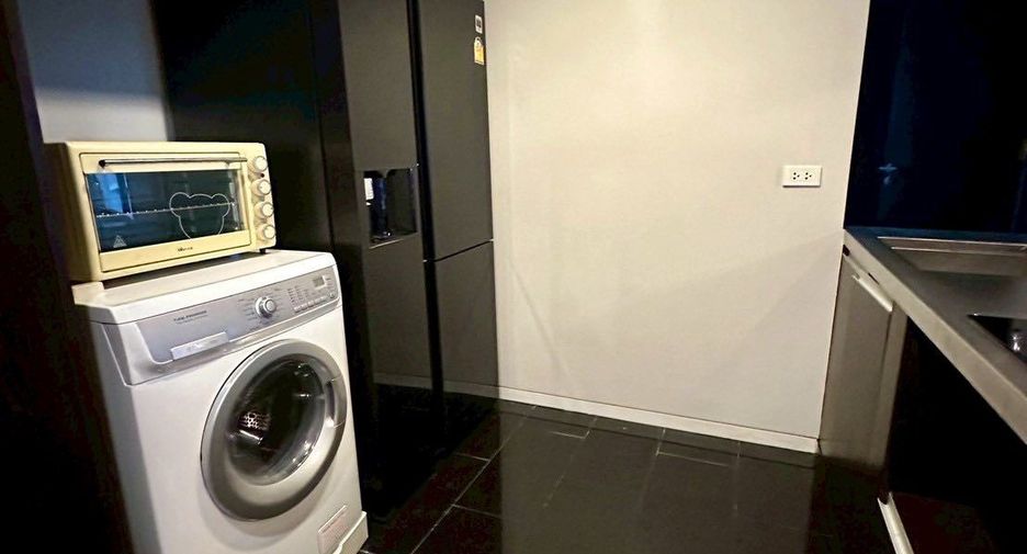 For rent and for sale 2 bedrooms condo in Watthana, Bangkok