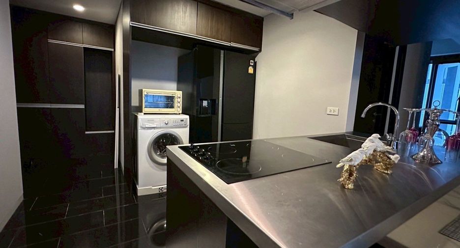 For rent and for sale 2 bedrooms condo in Watthana, Bangkok
