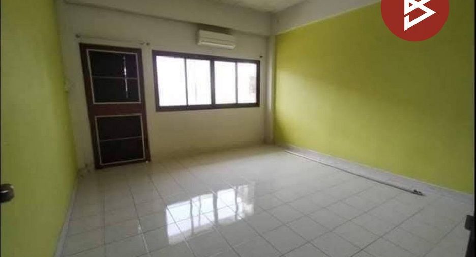 For sale 3 bedrooms retail Space in Mueang Uttaradit, Uttaradit