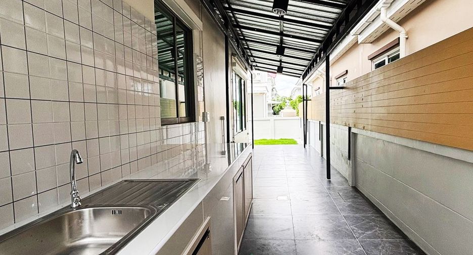 Haus zum Kauf mit 3 Zimmer in Mueang Nonthaburi, Nonthaburi
