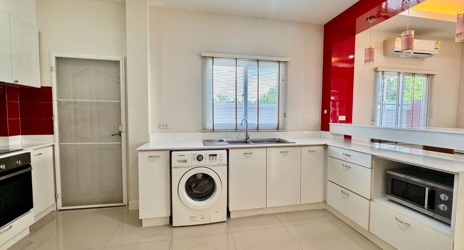 For rent 3 bedrooms house in Bang Lamung, Chonburi