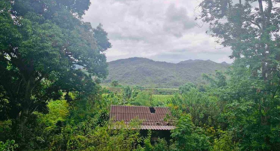 For sale 5 ベッドルーム house in Si Sawat, Kanchanaburi