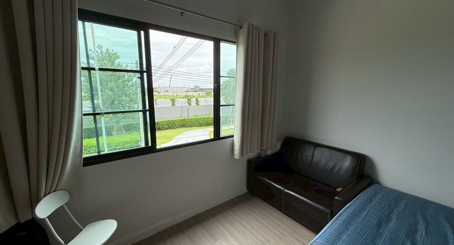 For sale 4 bedrooms townhouse in Mueang Pathum Thani, Pathum Thani