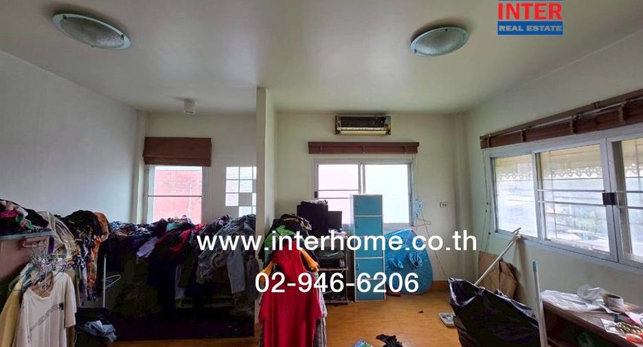 For sale 4 bedrooms townhouse in Sai Mai, Bangkok