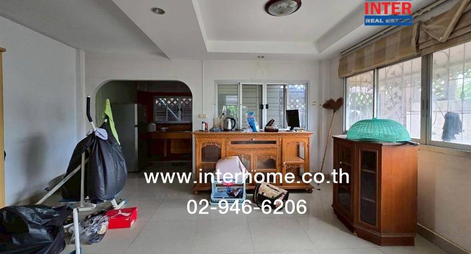 For sale 4 bedrooms townhouse in Sai Mai, Bangkok