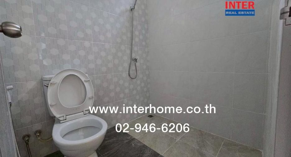 For sale 4 bedrooms townhouse in Sai Mai, Bangkok