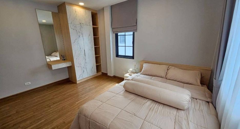 For rent and for sale 4 bedrooms house in Bang Phli, Samut Prakan