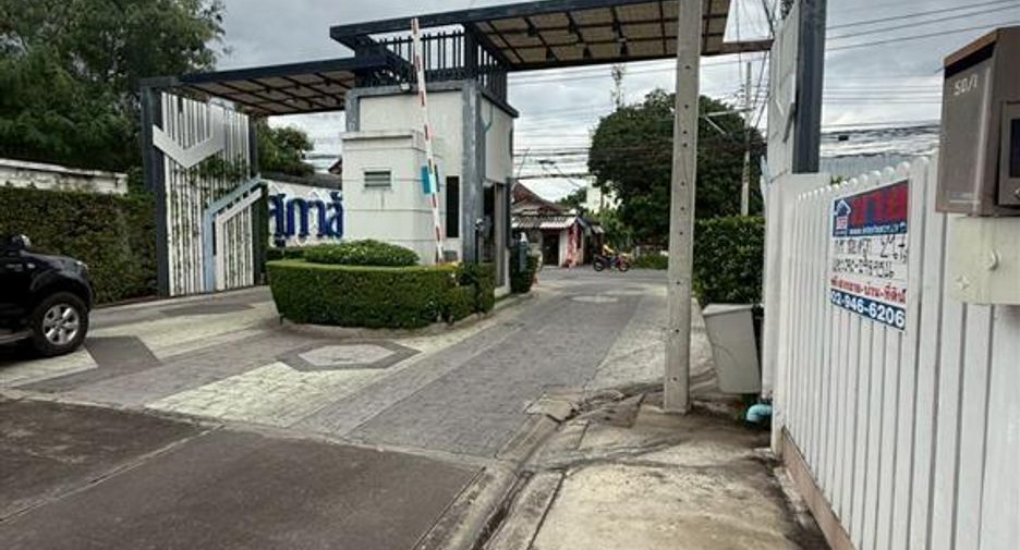 For sale 3 bedrooms townhouse in Mueang Nonthaburi, Nonthaburi