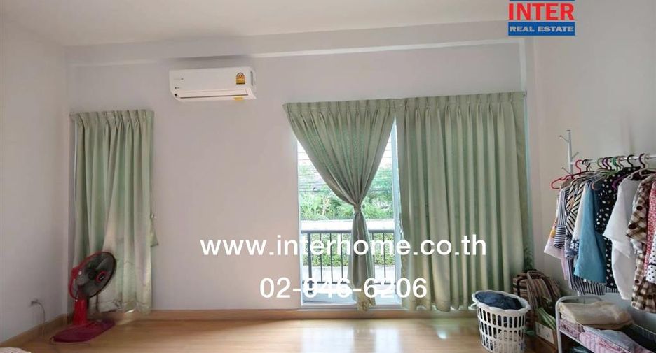 For sale 3 bedrooms townhouse in Mueang Nonthaburi, Nonthaburi