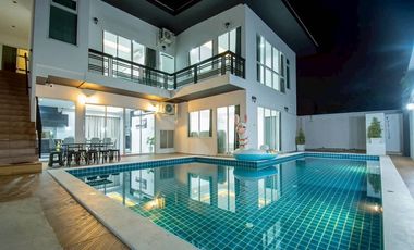For sale 4 bedrooms villa in Huay Yai, Pattaya