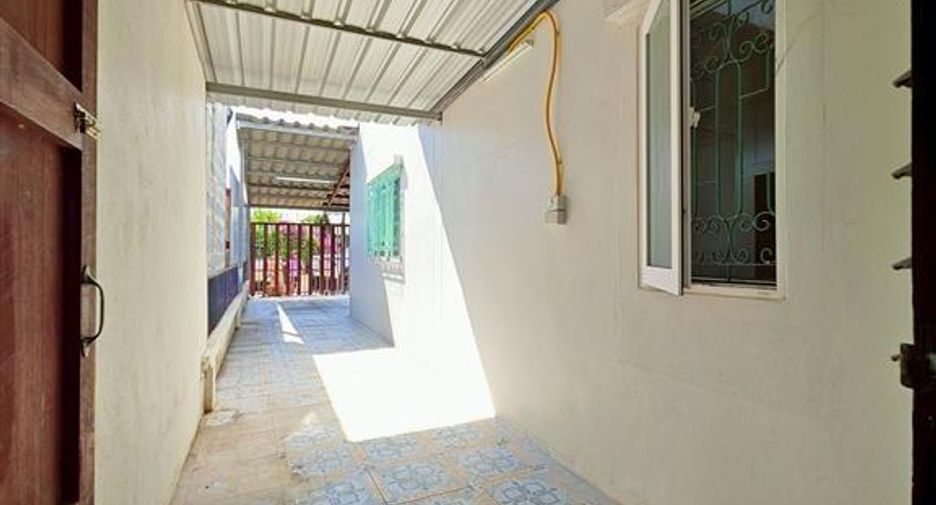 Reihenhaus zum Kauf mit 2 Zimmer in Sam Phran, Nakhon Pathom
