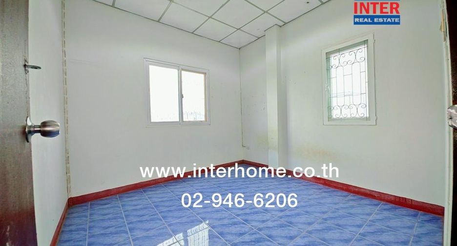 Reihenhaus zum Kauf mit 2 Zimmer in Sam Phran, Nakhon Pathom