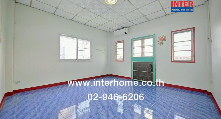 Reihenhaus zum Kauf mit 2 Zimmer in Sam Phran, Nakhon Pathom
