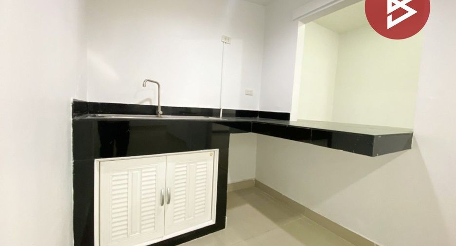 For sale studio townhouse in Mueang Chon Buri, Chonburi