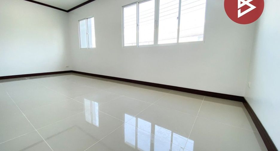 For sale studio townhouse in Mueang Chon Buri, Chonburi