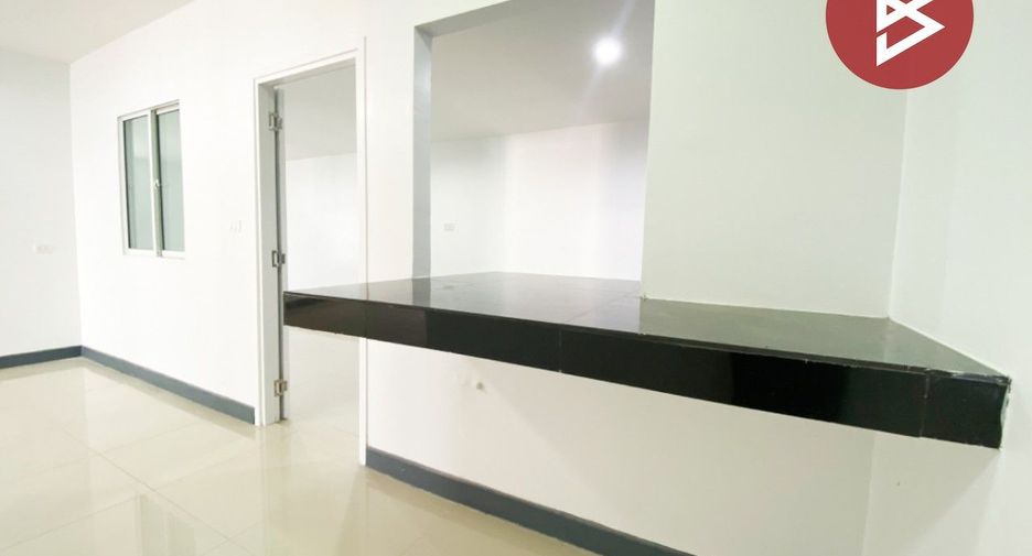 For sale studio townhouse in Mueang Chon Buri, Chonburi