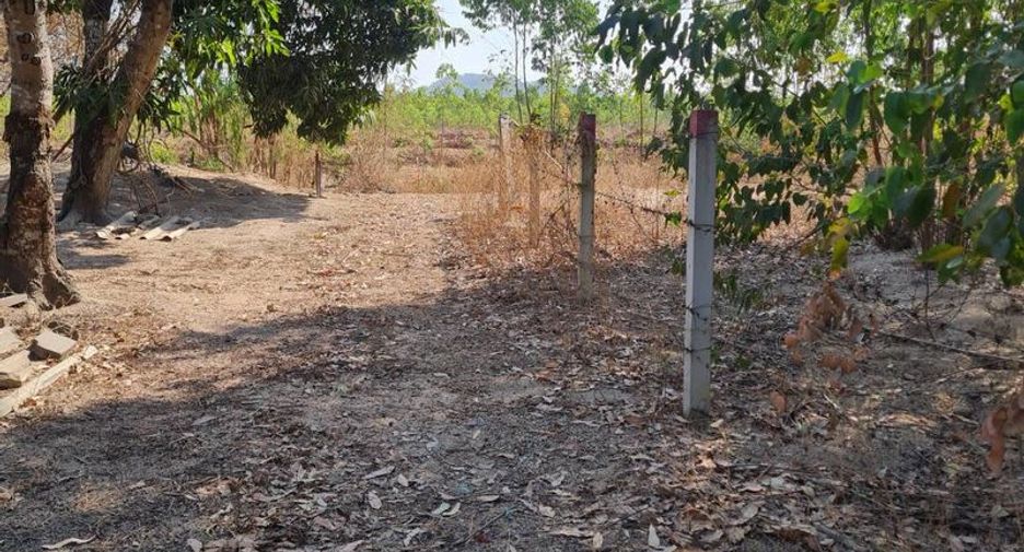 Terreno en venta en Ban Bueng, Chonburi