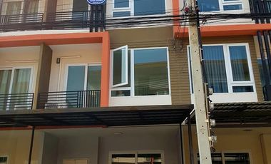 Reihenhaus zur Miete mit 3 Zimmer in Bueng Kum, Bangkok