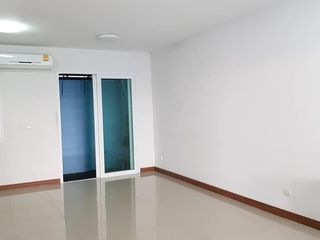 Reihenhaus zur Miete mit 3 Zimmer in Bueng Kum, Bangkok