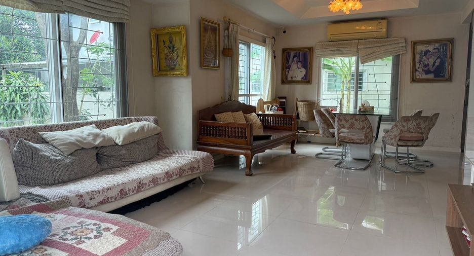For sale 3 bedrooms house in Sai Mai, Bangkok