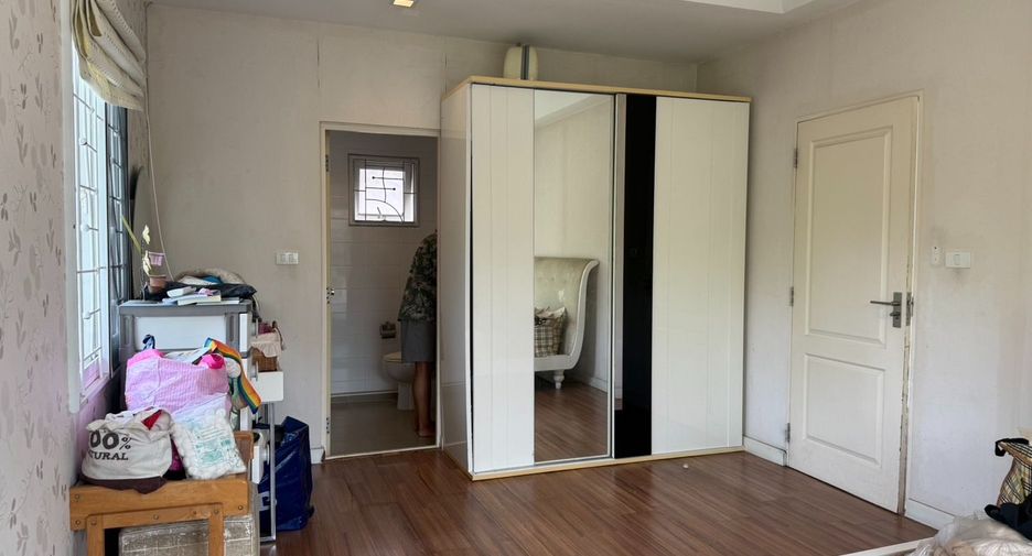 For sale 3 bedrooms house in Sai Mai, Bangkok