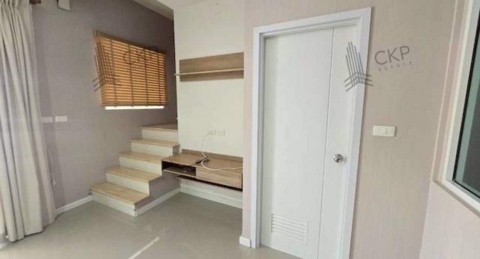 For sale 4 bedrooms townhouse in Thanyaburi, Pathum Thani