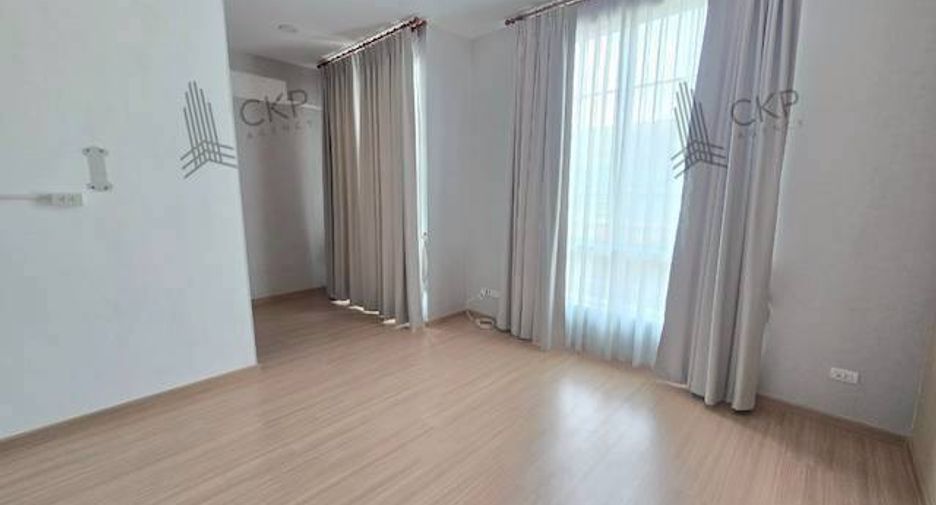 For sale 4 bedrooms townhouse in Thanyaburi, Pathum Thani