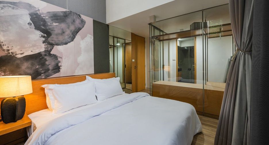 For sale 3 bedrooms condo in Watthana, Bangkok