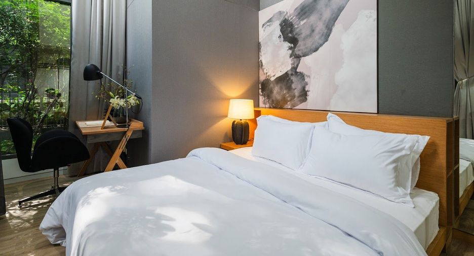 For sale 3 bedrooms condo in Watthana, Bangkok