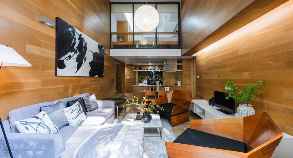 For sale 3 bedrooms condo in Watthana, Bangkok