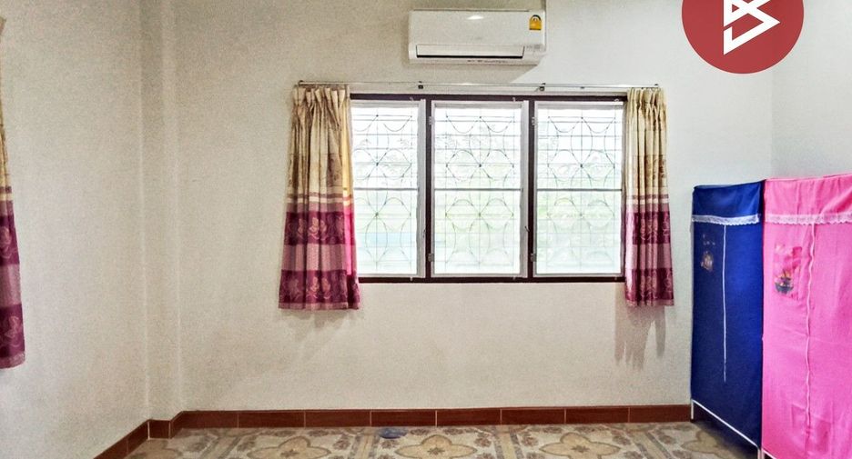 For sale 4 ベッドルーム house in Ban Bueng, Chonburi