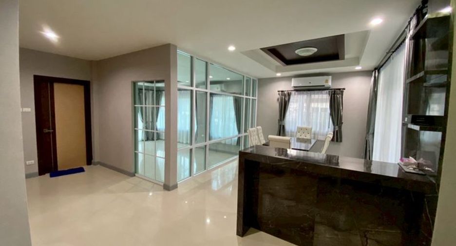 For rent 4 bedrooms house in Si Racha, Chonburi